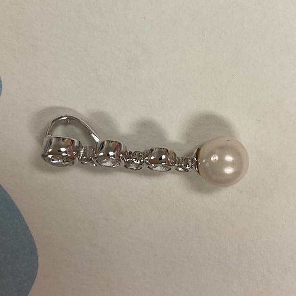 Sterling Silver Pearl & Crystal Pendant - Picture 4 of 5